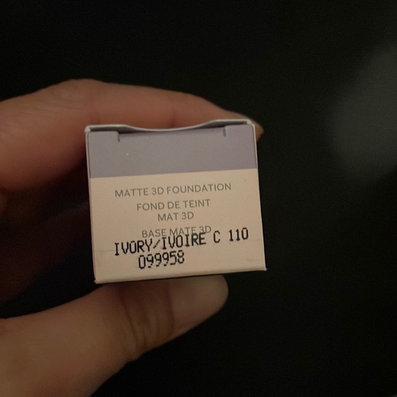Ivory C 110 Mary Kay Matte 3D foundation, NWT - Picture 3 of 4